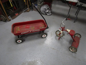 lot 139 image: Radio Flyer Wagon & Tricycle
