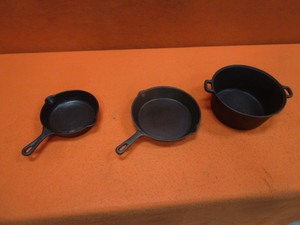 lot 36 image: Cast Iron Pans & Pot