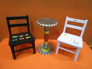 lot 42 image: Kids Painted Chairs & Table