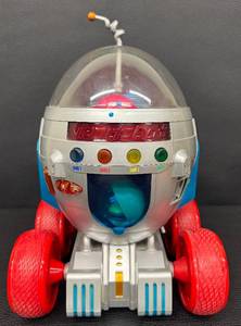 lot 77RO image: Trendmasters Vendobot Toy Vending Robot with Plastic Capsules