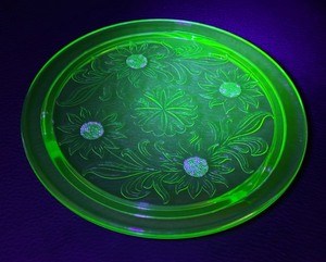 lot 25D image: Vintage Jeanette Footed Cake Plate - Vintage Green Glass, Circa 1930-1935