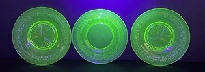 lot 41D image: Set of Three Vintage Vaseline  Uranium Depression Glass Plates
