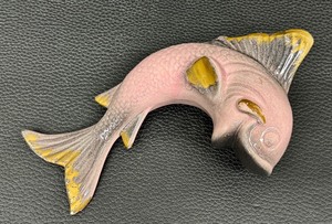 lot 56MO image: Vintage Pink Ceramic Fish Sculpture Wall Pocket