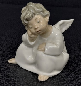lot 58 image: Lladr Angel Figurine - Porcelain, White Glaze