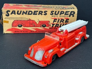 lot 95CA image: Vintage Boxed Saunders Super Fire Truck Wind-Up Mechanical Toy