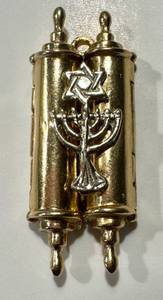lot 12JT image: Vintage 14K Gold Menorah & Star of David Pendant