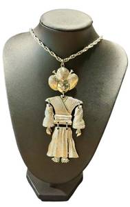 lot 22JT image: Vintage Articulated Figurine Pendant Necklace