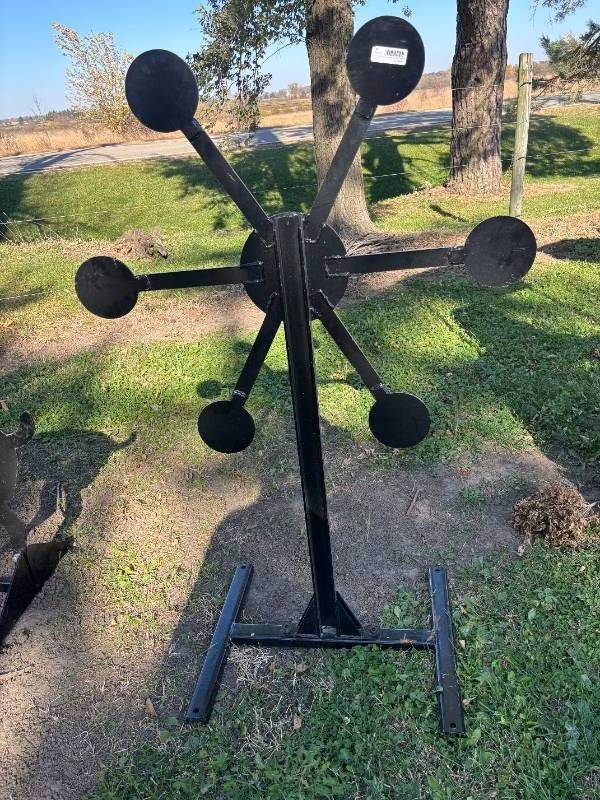 lot 9890 image: FUTURE Windmill Shaped Shooting Target (FT-ST550F)