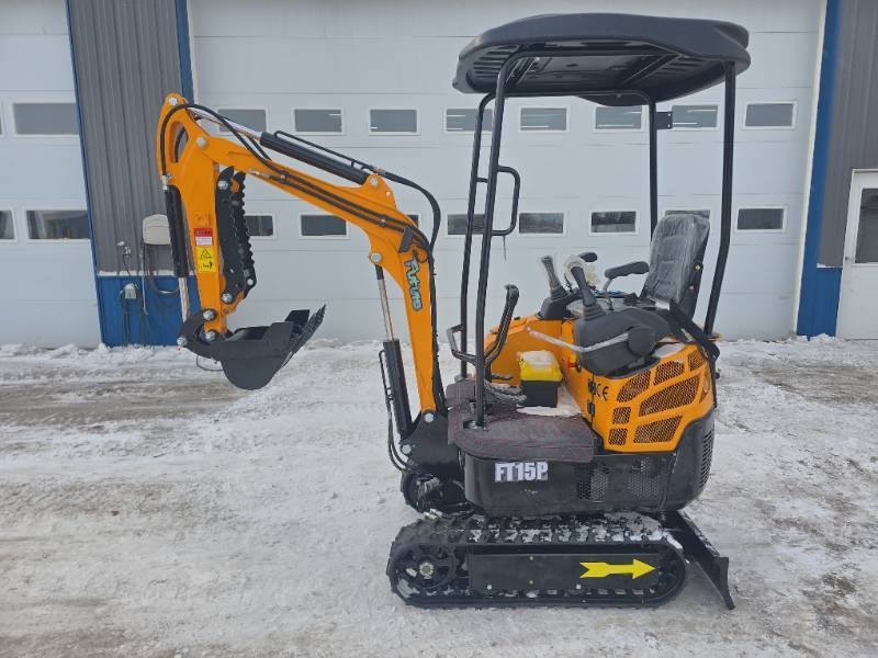 lot 1002 image: Future Mini Excavator (FT16P)