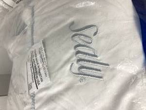 lot 172 image: Sealy Sterling Collection Down Alternative Pillow