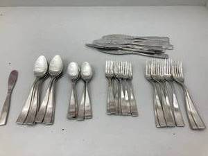 lot 110 image: Stainless Steel Cutlery (Set of 8)