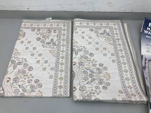 lot 132 image: Machine Washable Accent Rug & Runner Set (30in x 96in)
