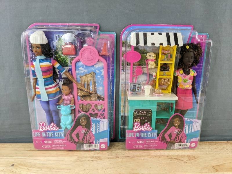 lot 186A image: 2 Barbie Life in the City Cafe Playsets - Brand New A