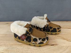lot 246 image: Leopard Print Baby Shoes Leather Size 5 Months - Brand New A