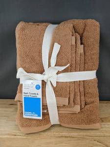 lot 187 image: Room Essentials 2 Bath Towels & 2 Hand Towels Orange Dusk - Brand New