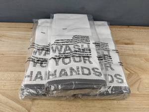 lot 208 image: 6 White Wash Your Hands Hand Towels - Brand New