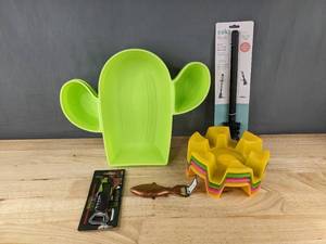 lot 219 image: Zak Duo Clean Brush, 2 Cactus Chip & Dip Trays, & 4 Taco Holders, Fish Bottle Opener & Waiter Corkscrew - Brand New
