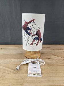 lot 294 image: Marvel Spider-Man USB Table Lamp - Brand New