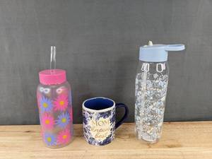 lot 379 image: Floral Zak Drinkware Mug, 32oz Daisy Tumbler, 27oz Floral Bottle - Brand New