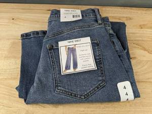 lot 529 image: Nine West Jeans - Wide Leg Womens Size 4 - Brand New