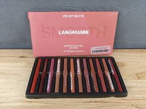 lot 543 image: 12 Langmanni Smooth Sculpting Lipstick - Brand New