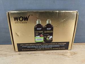 lot 551 image: WOW Skin Science Apple Cider Vinegar Shampoo & Coconut Avocado Oil Conditioner - Brand New