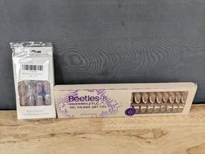 lot 571 image: 224 Beetles Gel On Nail Art Tips & 24 Do It Yourself Nails - Brand New