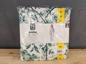 lot 616 image: Members Mark Notch Collar Pajama Set Womens Medium - Brand New