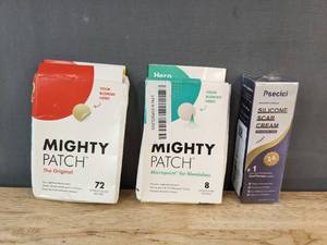 lot 687 image: Mighty Patch Original 72 Patches, MicroPoint 8 Patches & Psecici Silicone Scar Cream 1.7 oz - Brand New