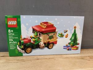 lot 10F image: LEGO Santas Delivery Truck, 224 Pieces - Brand New
