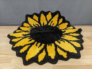 lot 9000 image: Sunflower Bath Rug Non-slip 24 in x 26 in - Brand New A