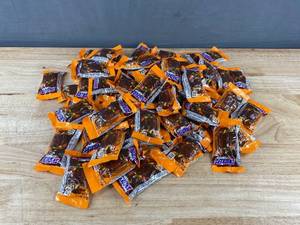 lot 87T image: Snickers Pumpkins, 169 Total - Brand New