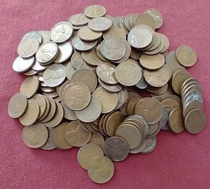 lot 23 image: (200) Wheat Pennies