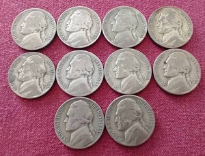 lot 31 image: (10) Silver War Nickels