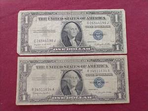 lot 89 image: (2) Silver Certificate $1 Notes