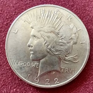 lot 101 image: Nice 1922 Peace Dollar