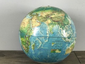 lot 224 image: Vintage Rand McNally World Portrait Globe