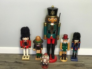 lot 236 image: Lot of 6 Collectible Wooden Nut Crackers