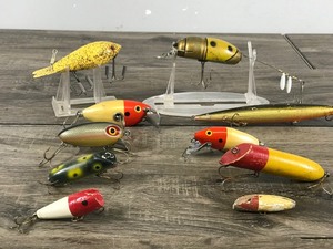 lot 255 image: Lot of 10 Collectible Fishing Lures - Some of them are wood