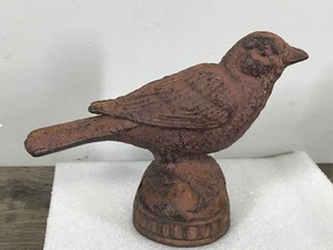 lot 298 image: Vintage Cast Iron Bird