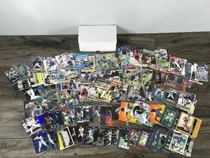 lot 386 image: Lot of Collectible Trading Cards - Baseball - Football and Hockey