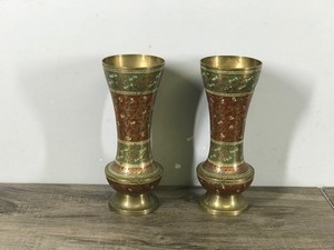 lot 389 image: Vintage Brass Vase Etched and Hand Painted Colorful Floral Design 8 India