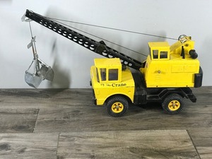 lot 405 image: Mighty Tonka Metal Toy Crane Truck