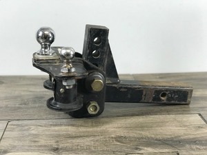 lot 407 image: Elite Adjustable Trailer Hitch