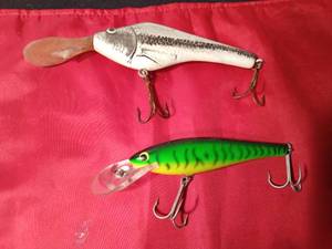 lot 59 image: 2 musky lures