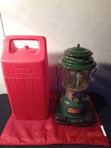 lot 76 image: 1971 Coleman Lantern with case