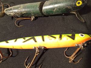 lot 87 image: Customed painted Rapala Down deep Husky Jerk fishing lure and a vintage wooden jointed body Musky fishing lure