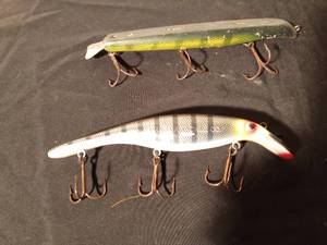 lot 89 image: The Believer fishing lure and a wooden Musky fishing lure with metal tail