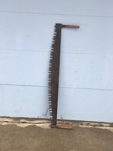 lot 7 image: Large Vintage 2 Man Cross Cut Saw