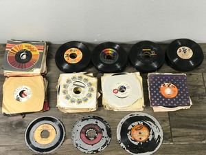 lot 444 image: Lot of 45 Vinyl Music Records